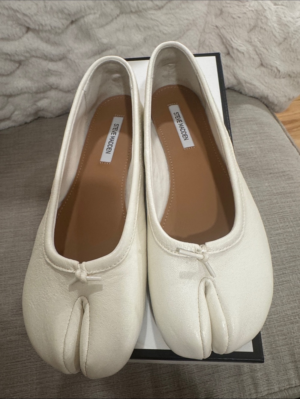 Steve Madden White Split-Toe Ballet Flats